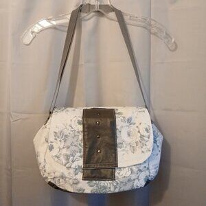 New Vintage Floral Shoulder bag Purse White Gray Pale Teal Vinyl, Adjustable str